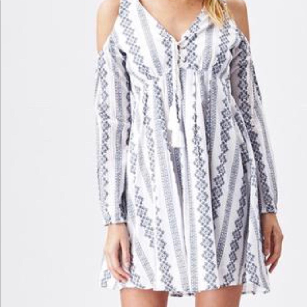 Sadie & Sage cold shoulder boho dress